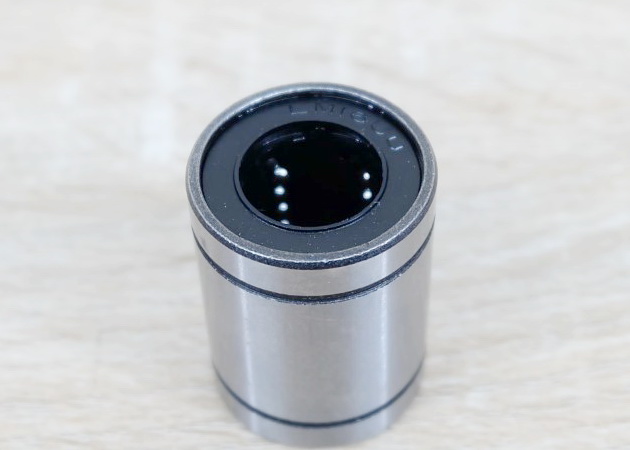 LM16UU (16x28x37mm) Linear Ball Bearing 16mm