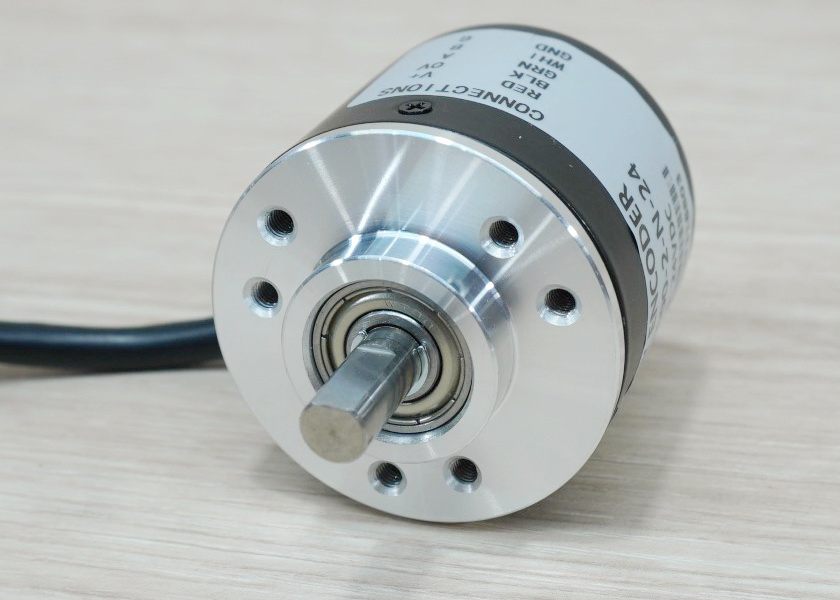 400P/R Incremental Rotary Encoder (E38-S6-400-2-N-24) Shaft 6mm, Cable 2M, NPN, 5-24VDC