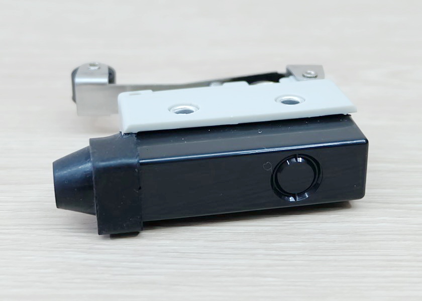 AZ-7121 Waterproof Micro Limit Switch - Long Lever Roller (Silver Contact)