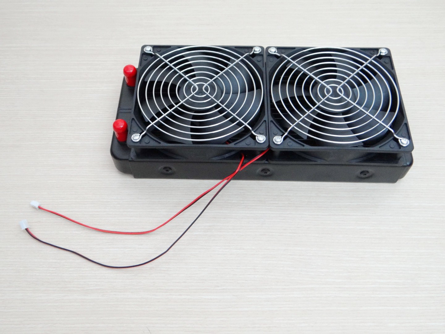 240mm Aluminum Radiator Water Cooling 18 Tube Heat Exchanger (หัวจุก 10mm) + 2 Fans 12V DC
