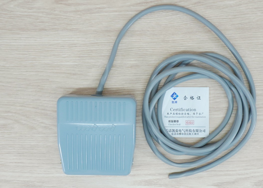 Foot Switch TFS-201 Momentary Control Switch SPDT(1NO 1NC) Wire 2M 250V, 10A