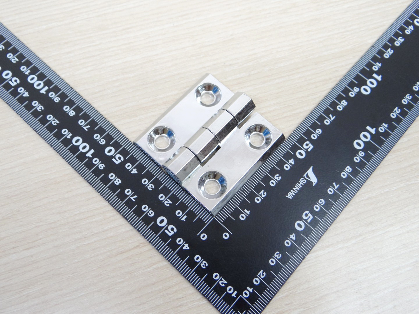 บานพับ Hinge 50x50 mm Zinc alloy ระยะรู 30x30 mm, รูยึด 6.5 mm (สีเงิน)