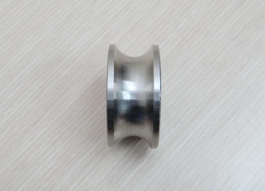 304 stainless steel 16mm U groove type ball bearing roller wheel Bore 10mm