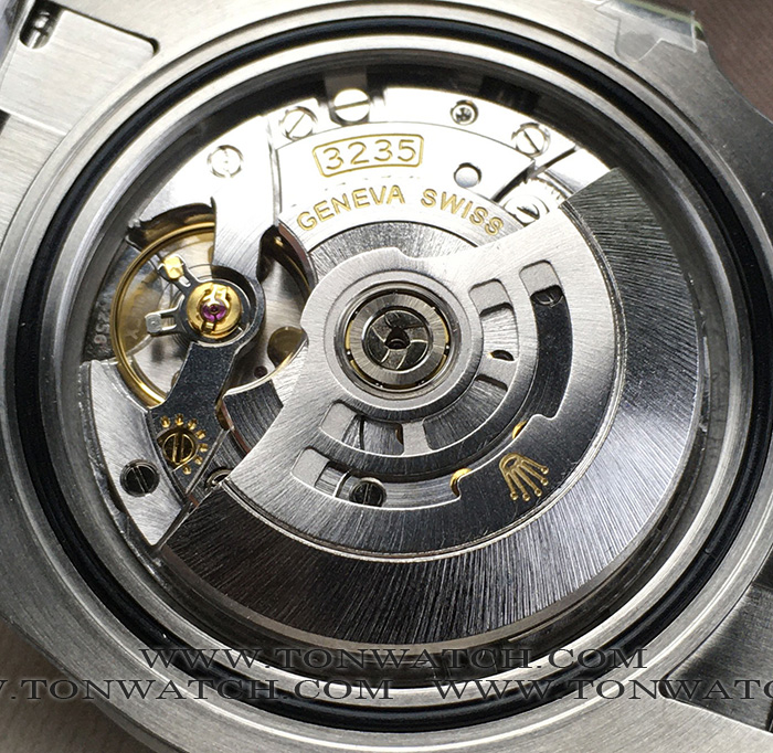 ROLEX SUBMARINER DATE 41 MM. VSF