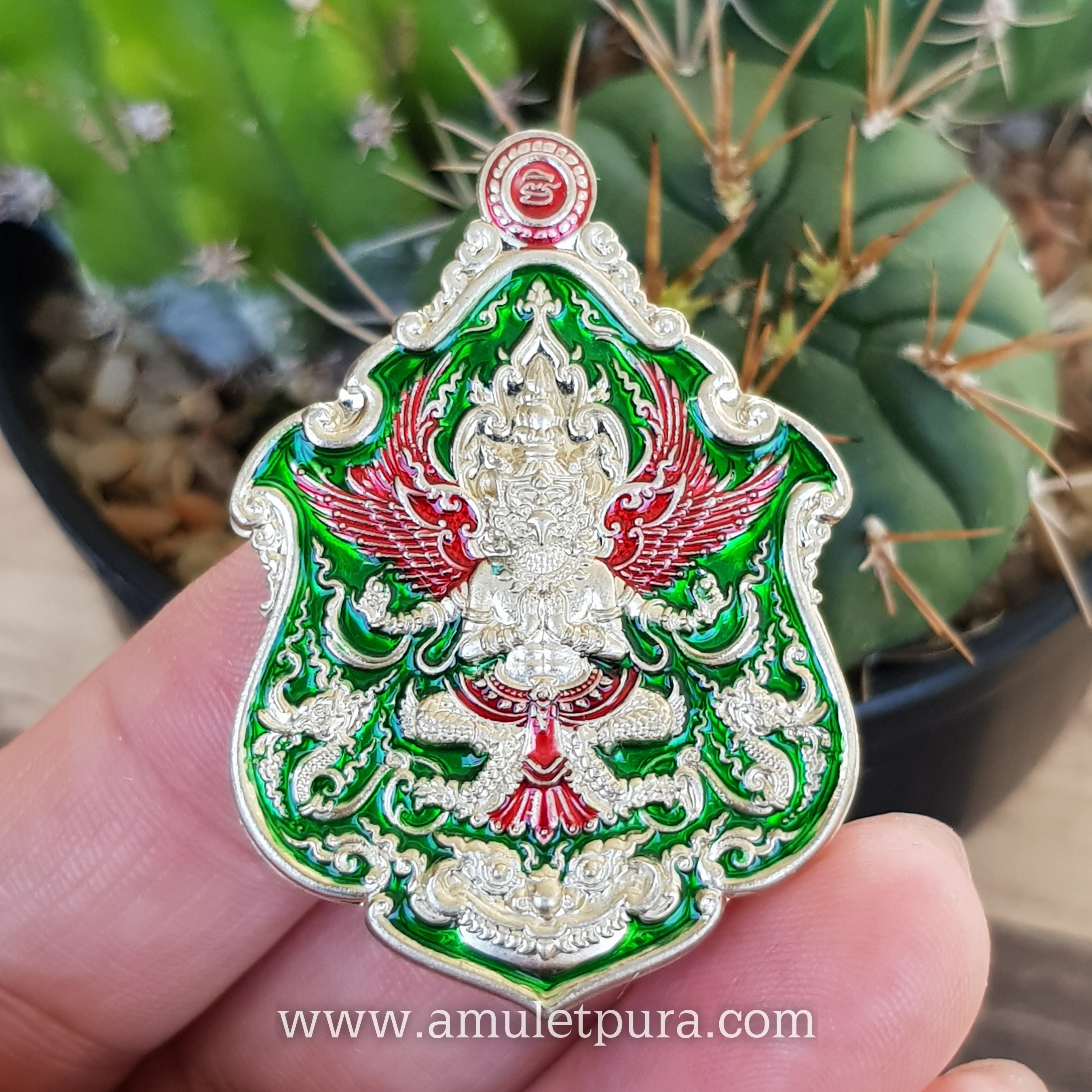 เหรียญพญาครุฑ(เนื้ออัลปาก้าลงยาเขียว-แดง)รุ่นเจ้าสัวเวนไตย ปี63 หลวงพ่อฟู วัดบางสมัคร จ.ฉะเชิงเทรา(มีโค้ด หมายเลข54)