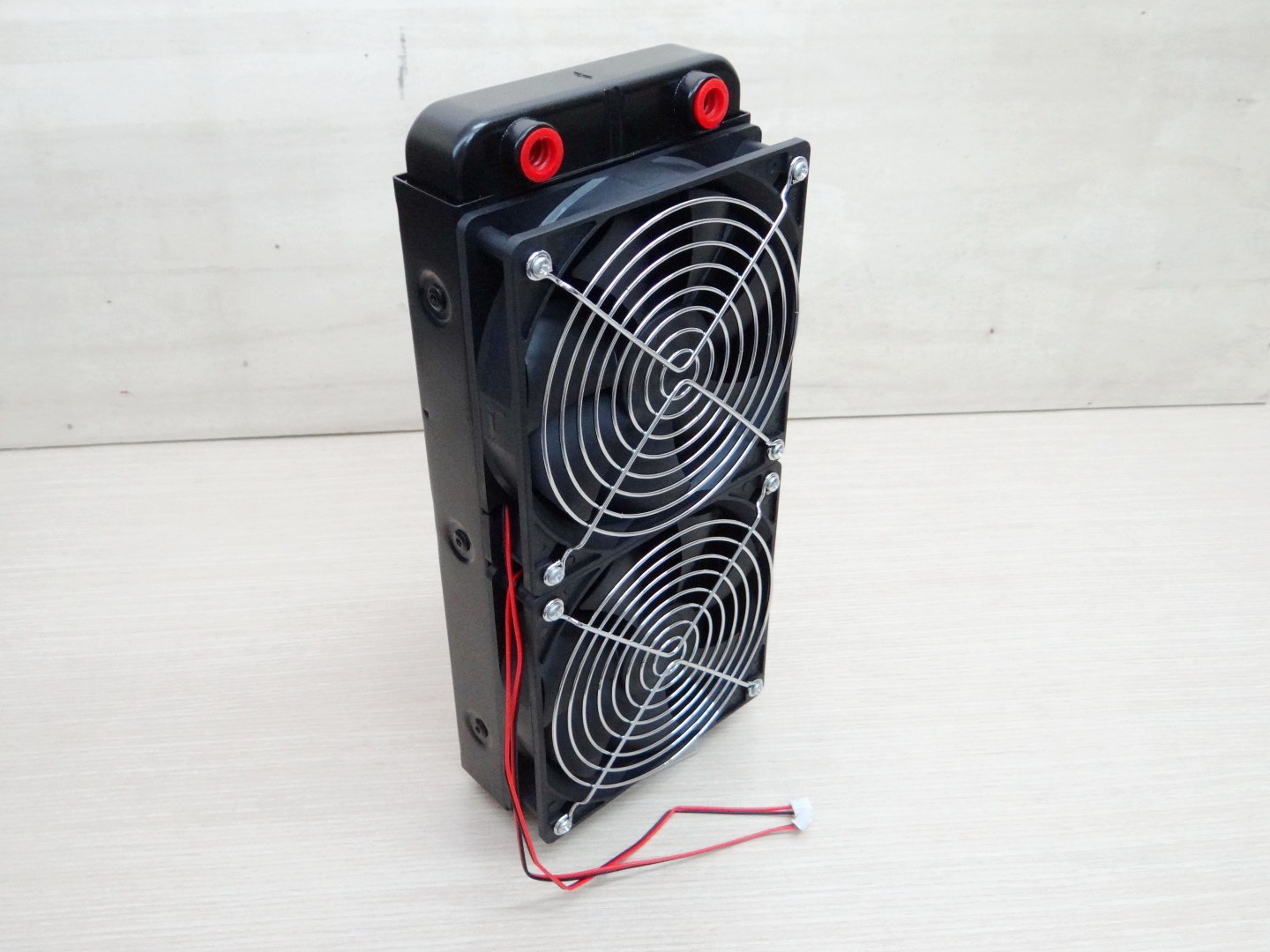 240mm Aluminum Radiator Water Cooling 18 Tube Heat Exchanger หัวเกลียว 1/8BSP (9.5mm) + 2 Fan 12V DC