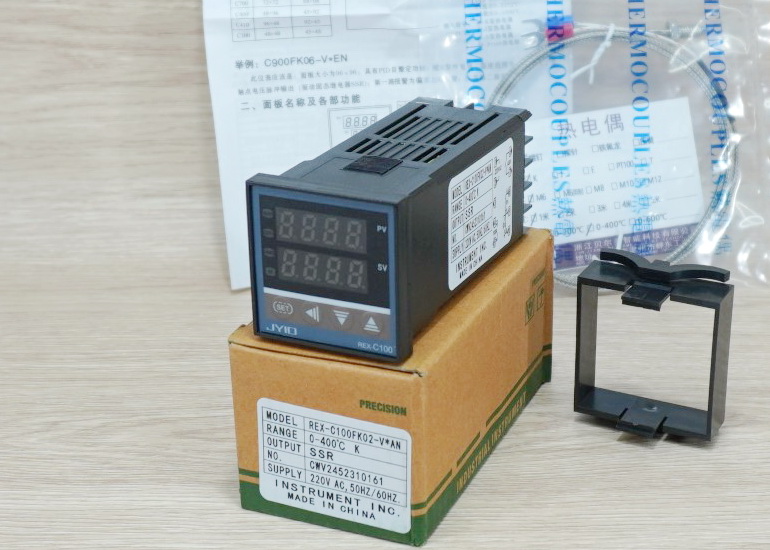 เครื่องควบคุมอุณหภูมิระบบ PID รุ่น REX-C100FK02-V*AN (240V/50HZ) + Thermocouple 0 to 400 °c