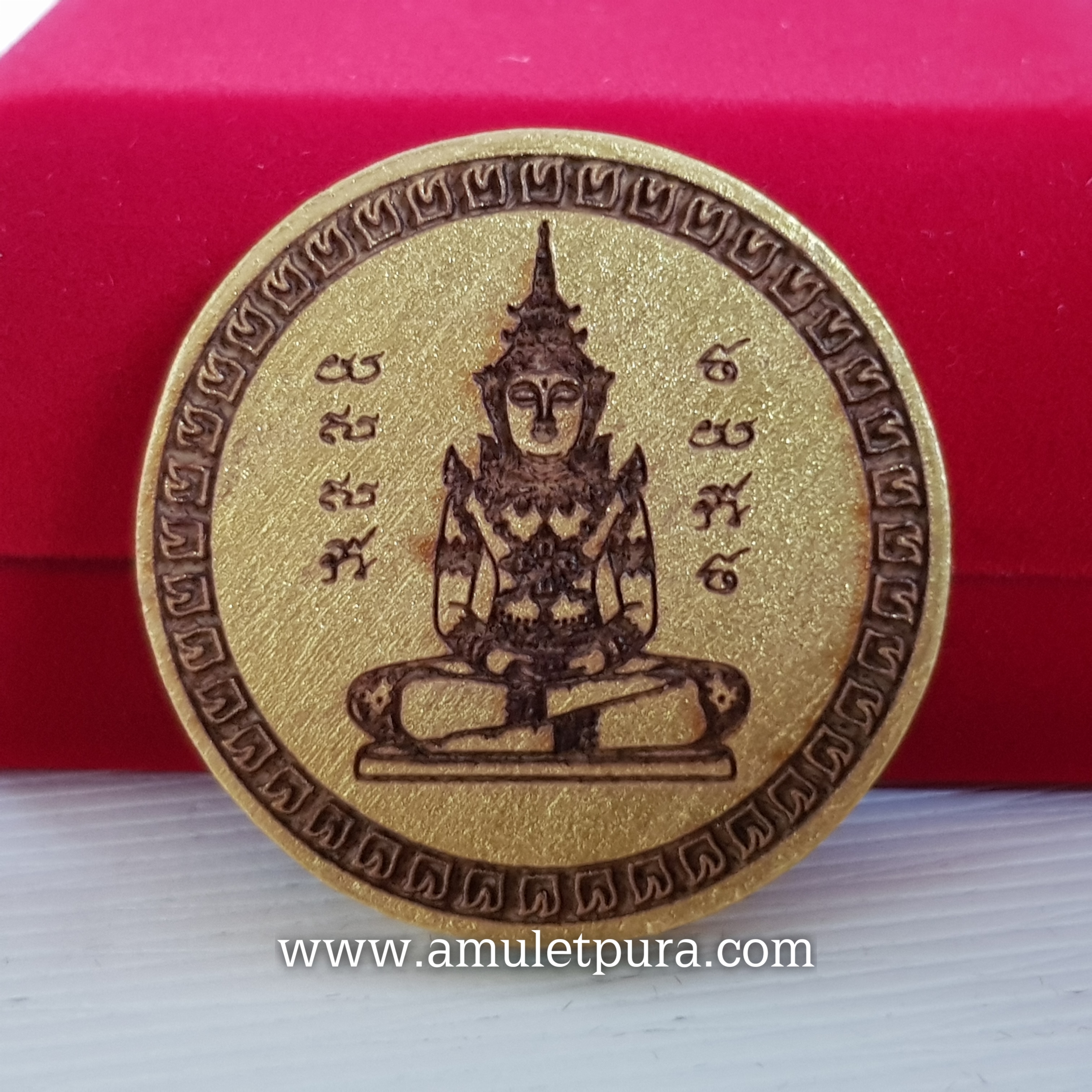 พระศรีอาริยะเมตไตรยมหาโพธิสัตว์หลังพระมหาโพธิสัตว์กวนอิมประทานพร(ไม้ตะเคียนทอง 3.5 ซ.ม.)พระอาจารย์โต วัดพระบาทปางแฟน จ.เชียงใหม่(มีโค้ด หมายเลข 43)