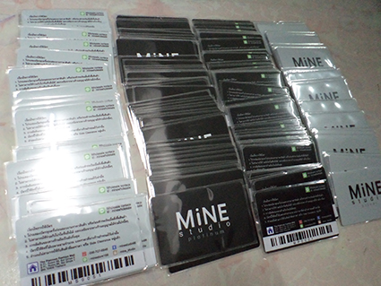 Pro พฤศจิกายน-ธันวาคม พิมพ์บัตรนักสะสมการ์ด รับทำการ์ดที่ระลึก ผลิตการ์ดปฏิทิน ดัดโค้งงอได้ Pvc 0.3 Card