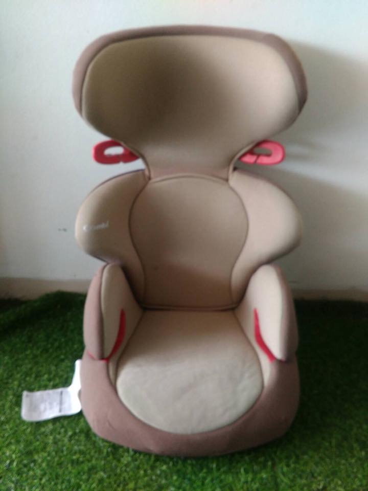 บูสเตอร์ซีทมือสอง Combi สีครีมสภาพสวย 90%