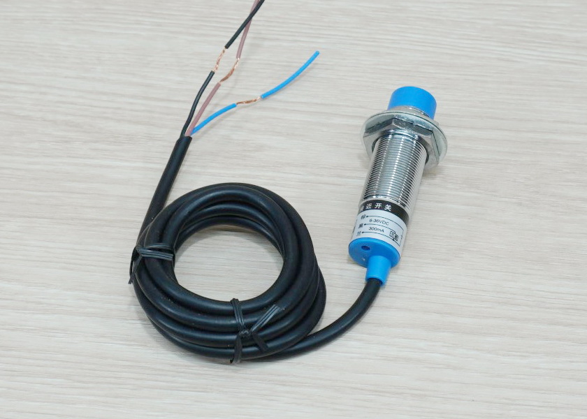 LJ18A3-8-Z/BY (PNP NO ระยะจับ 8mm) 6-36V DC Inductive Proximity Sensor