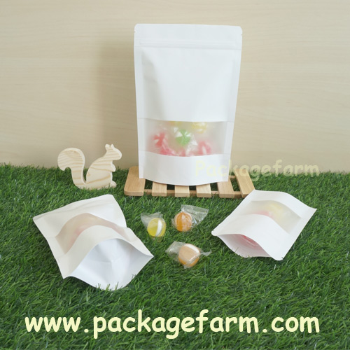 ซองซิปตั้งได้ก้นโค้ง กระดาษคราฟท์สีขาวเคลือบ แถบหน้าต่างขุ่น