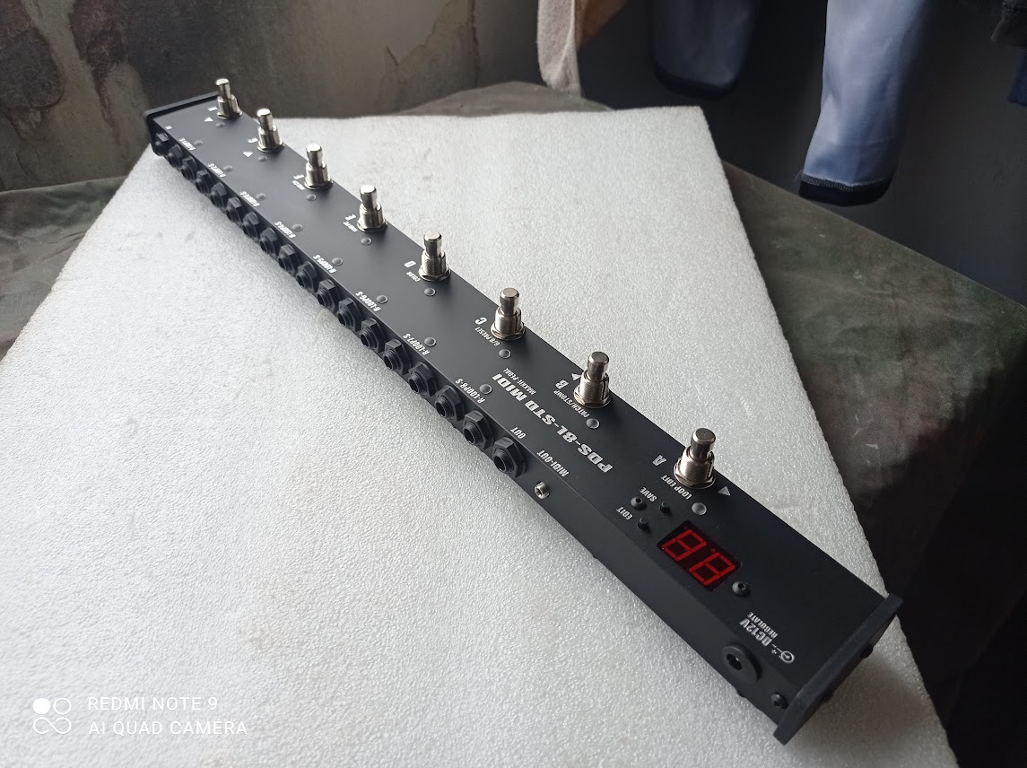 PEDAL SWITCHER PDS-8L-MIDI