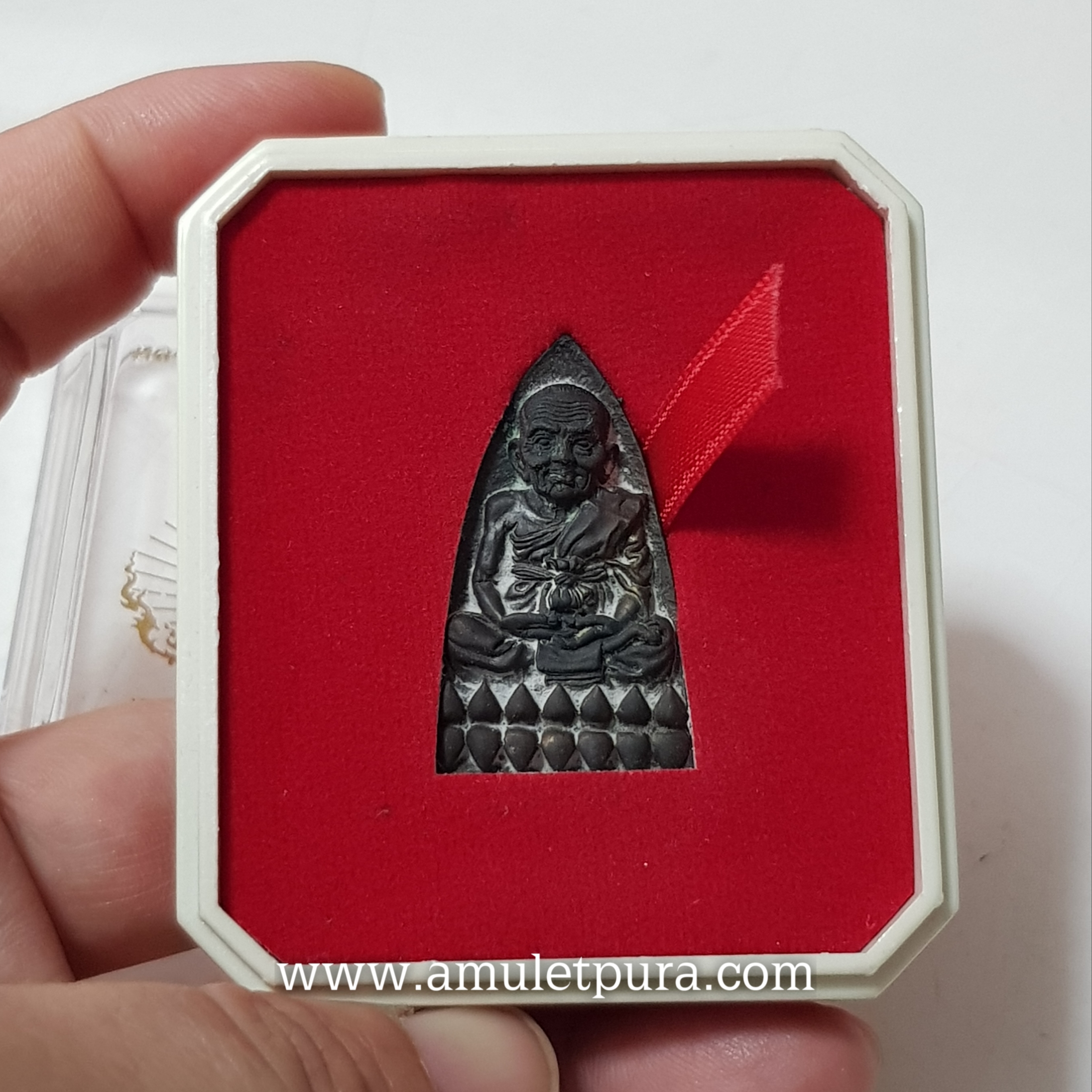 หลวงปู่ทวด หลังเตารีด พิมพ์ 50 ปี วัดเมืองยะลา(หล่อโบราณ นวโลหะเต็มสูตรแก่ทองคำ)รุ่นสันติสุข ปี52 พ่อท่านฉิน วัดเมืองยะลา จ.ยะลา(ตอกโค้ด หมายเลข๕๔๐)