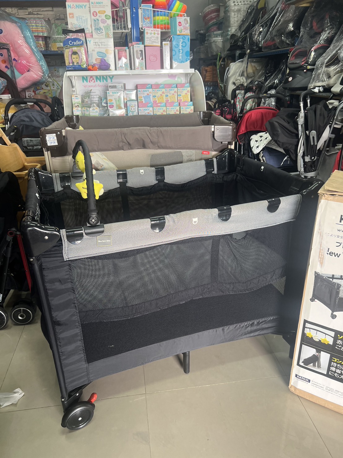 KATOJI เปลเด็ก เปลเพลเพน KATOJI 2ชั้น สภาพสวย 90% งานกล่อง ขนาด 70x102x78Cm