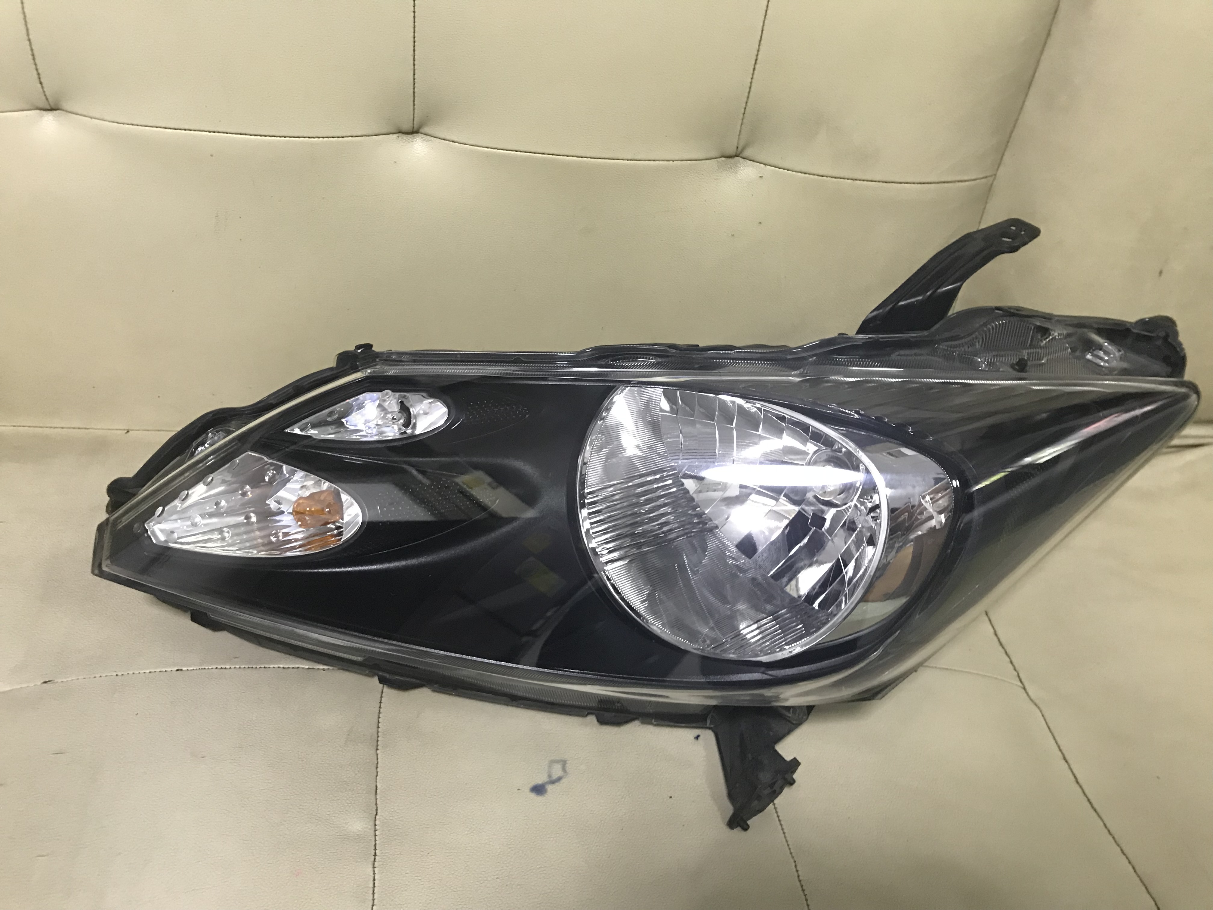 เสื้อไฟหน้าL ธรรมดา HONDA FREED ฟรีด/ข้าง