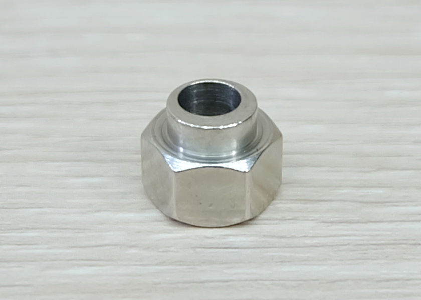 Eccentric column 6 mm - bore 5mm <OD 10mm> (Nickel-plated)