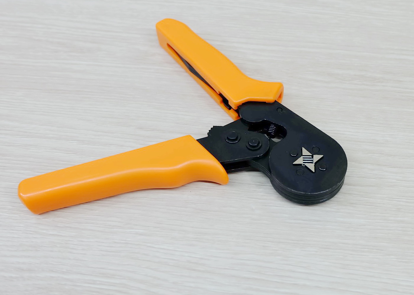 HSC8 6-4 คีมเข้าหัวสายไฟ 0.25-10 mm Tubular Terminal Crimper 23-7AWG