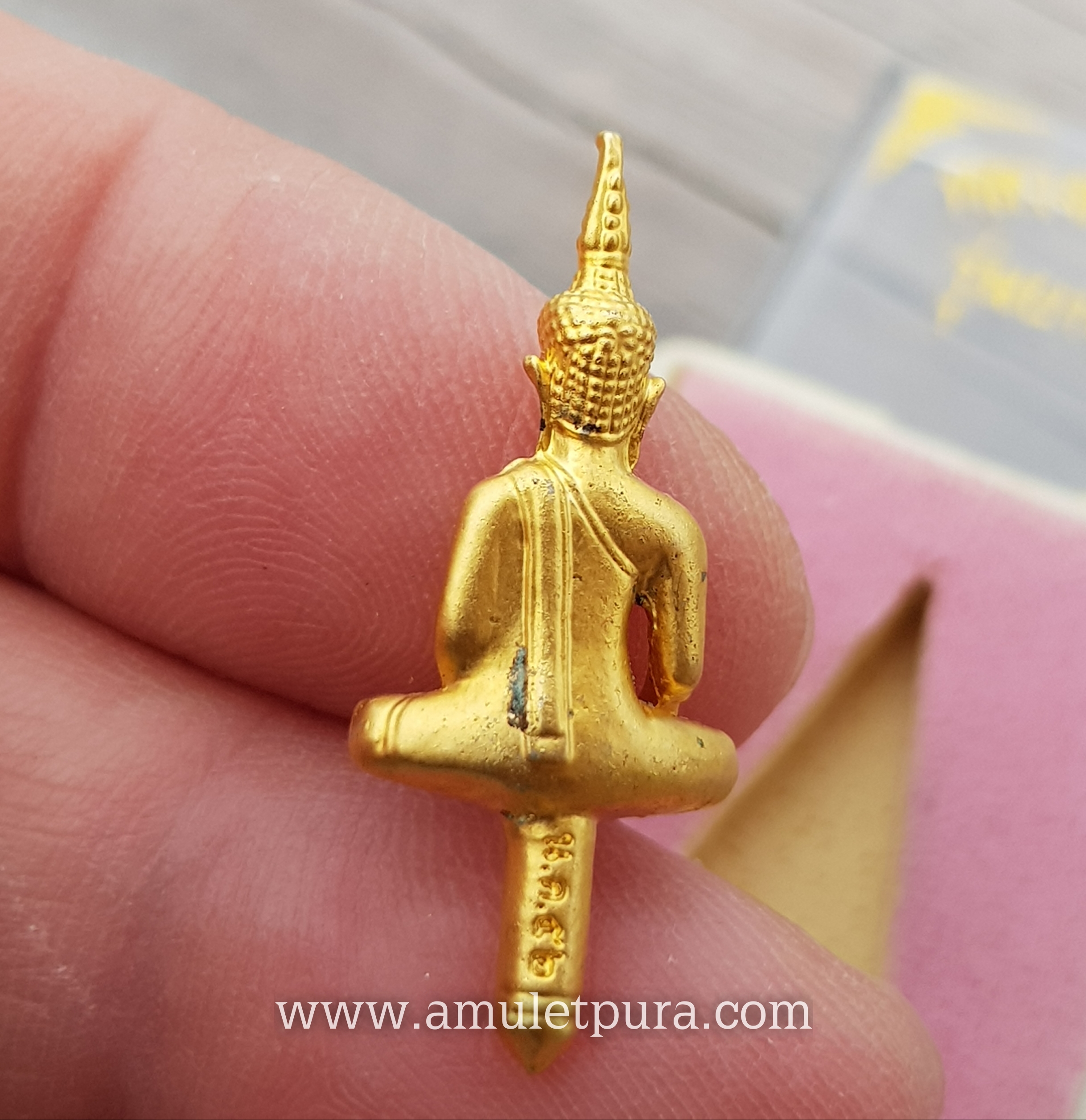 พระยอดธงหลวงพ่อพระใส(ไมครอนเล็ก)รุ่นบารมีพ่อ ปี52 วัดโพธิ์ชัย จ. หนองคาย