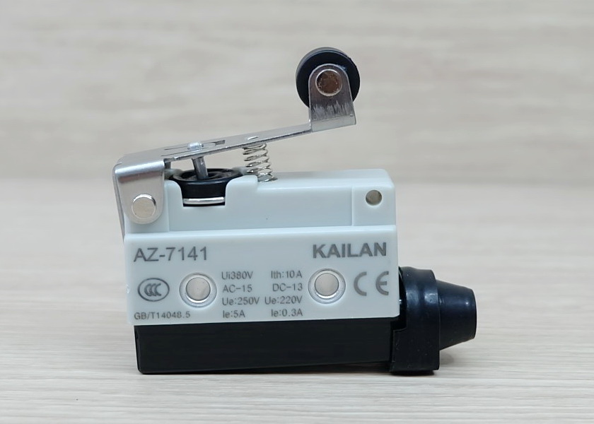 AZ-7141 Waterproof Micro Limit Switch - Short Lever Roller (Silver Contact)