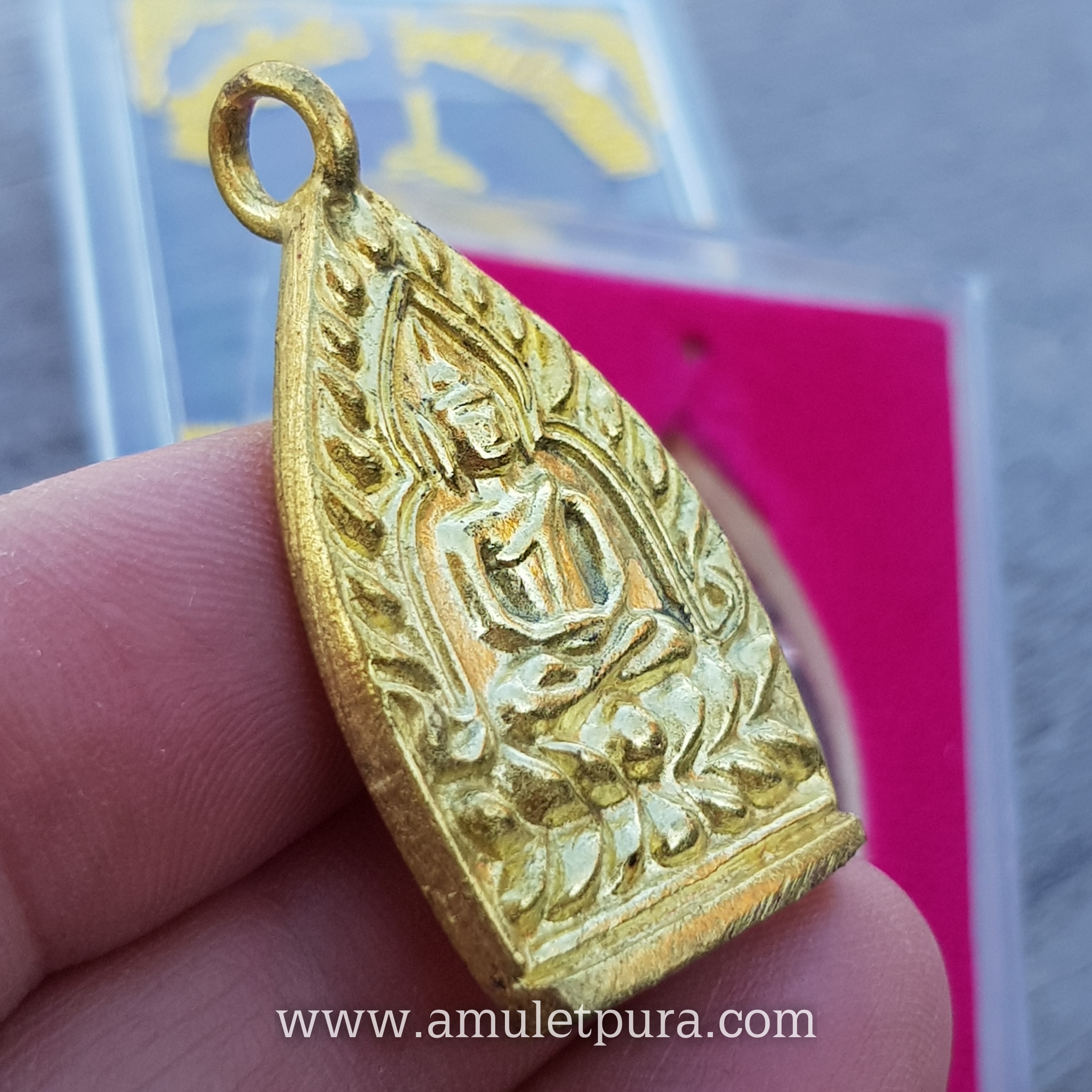 เหรียญเจ้าสัว (เนื้อทองทิพย์) พิมพ์ใหญ่ รุ่นสมปรารถนา ปี55 หลวงพ่อสัญญา (คง) วัดกลางบางแก้ว จ.นครปฐม (ตอก กก มีโค้ด หมายเลข 570)