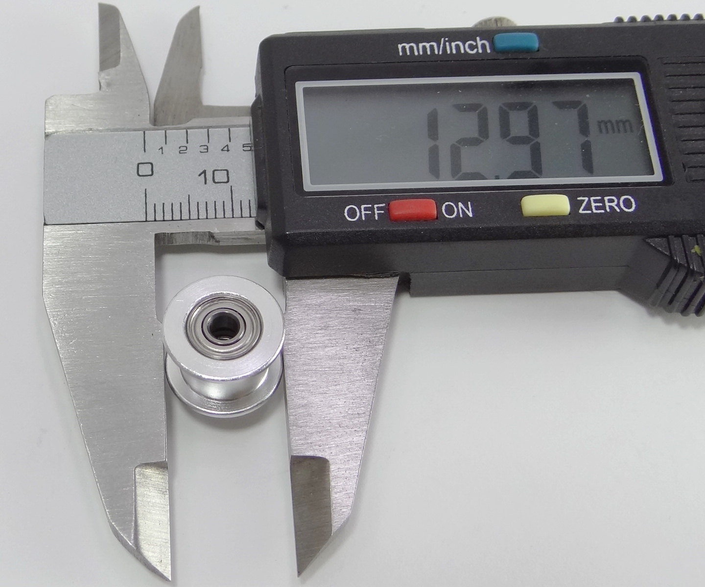 Pulley Wheel แบบ 16 ฟัน 2GT width 6mm belt ไม่มีฟัน (Bore 3mm)