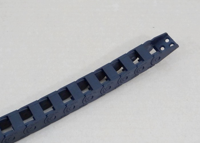 10 X 10 mm Cable Drag Chain R18mm ยาว 1M และ End Connectors (Bridge open outside)