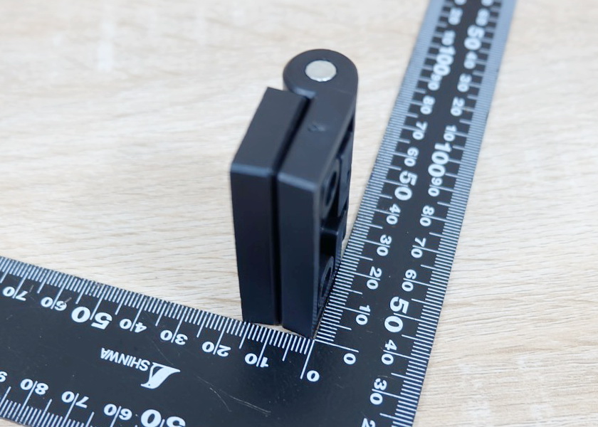 บานพับพลาสติกไนลอน Hinge for Alu-Profile 4040 ระยะรู 40x30 mm