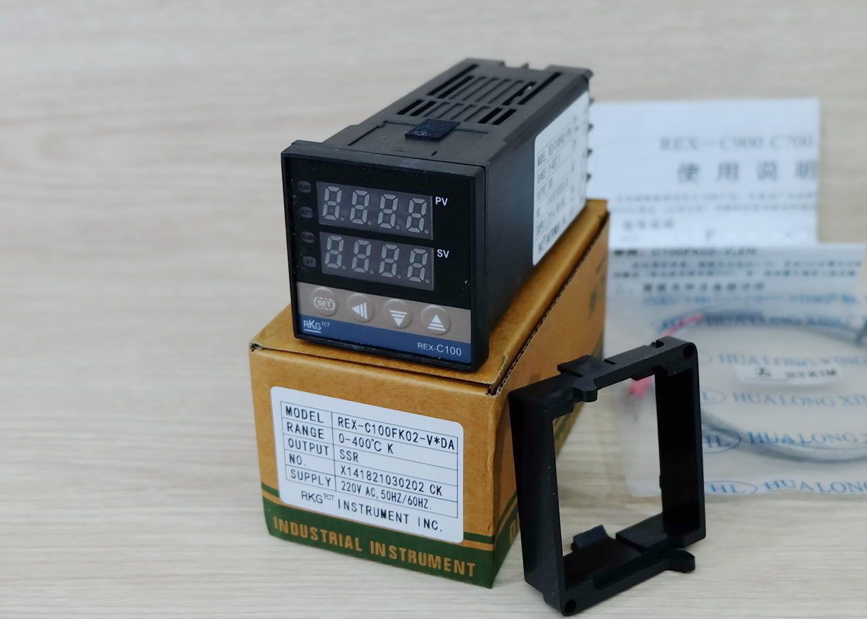 เครื่องควบคุมอุณหภูมิระบบ PID รุ่น REX-C100FK02-V*DA (No alarm) 240V/50HZ + Thermocouple 0 to 400 °c