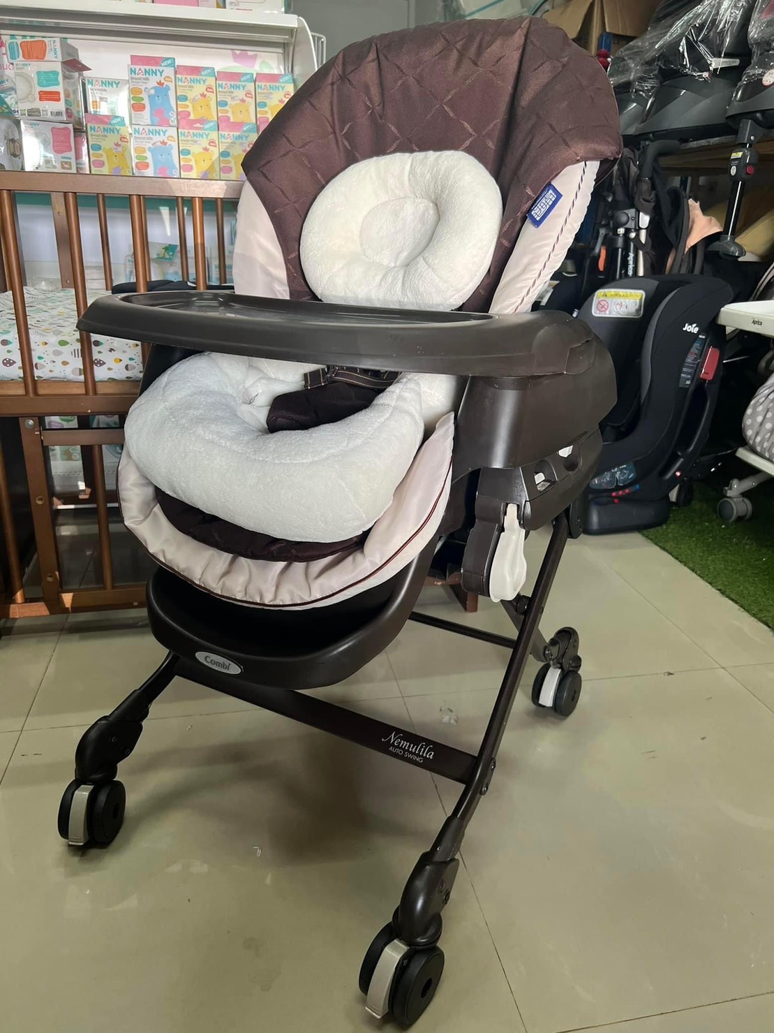 Combi ไฮแชร์ไฟฟ้า Combi รุ่น Nemulila แบบ Auto Swing สภาพสวย 90% ซัพพอทแท้ครบชุด
