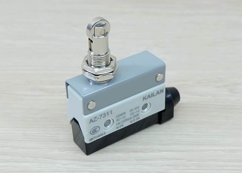 AZ-7311 Waterproof Micro Limit Switch - Horizontal Straight Roller Metal (Silver Contact)