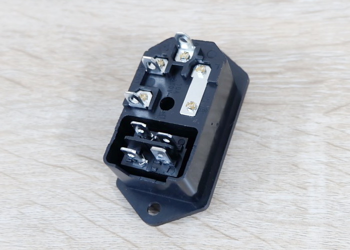 AC-008 Plug Socket 3 Pin Male AC250V พร้อมสวิทช์และฟิวส์ 10A