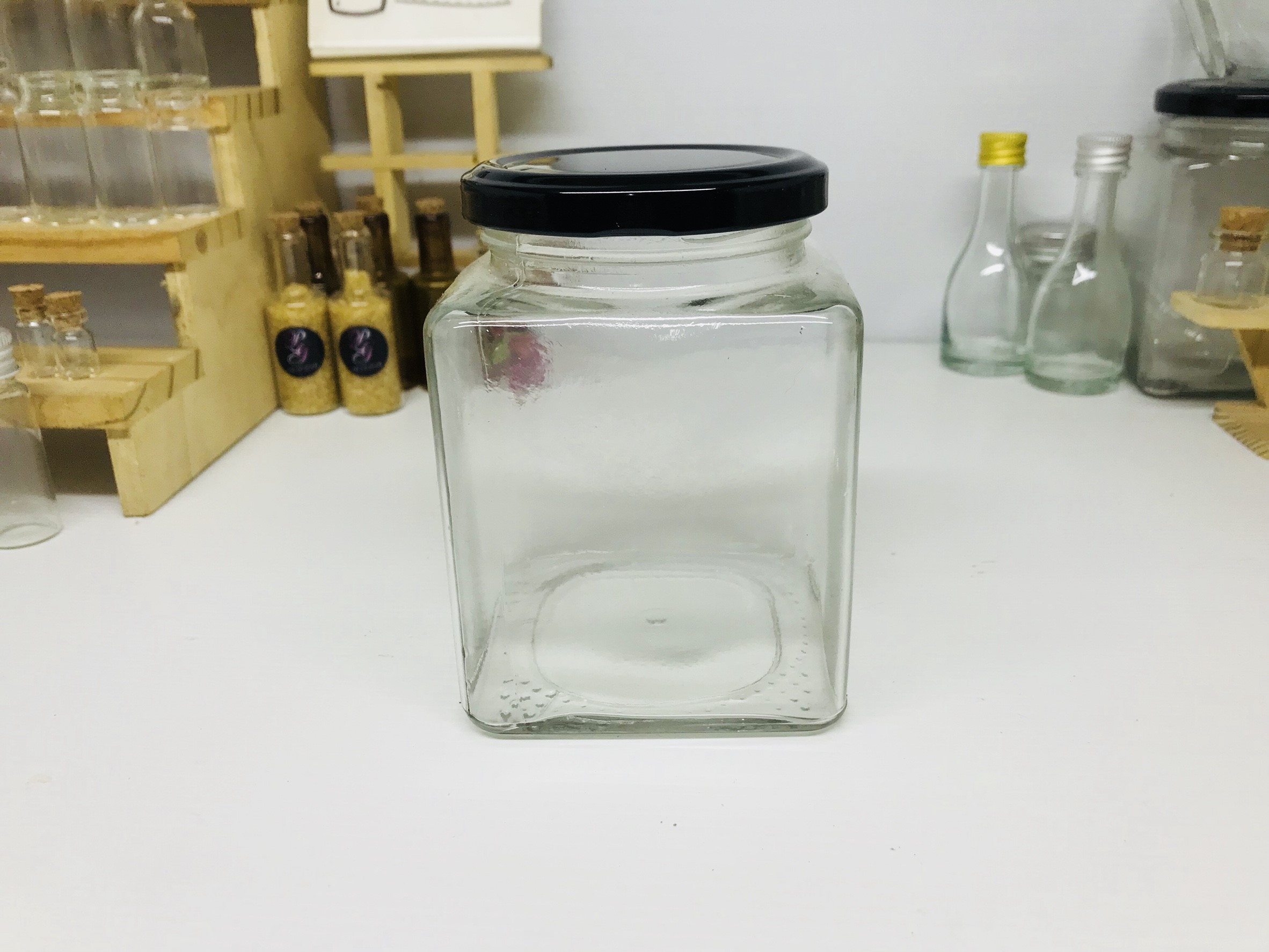 ขวดแก้ว สี่เหลี่ยม 500ml mฝาเกลียวล็อคสีดำ