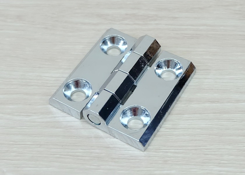 บานพับ Hinge 60x60 mm Zinc alloy หนา 8 mm ระยะรู 35x35 mm, รูยึด 8.2 mm (สีเงิน)