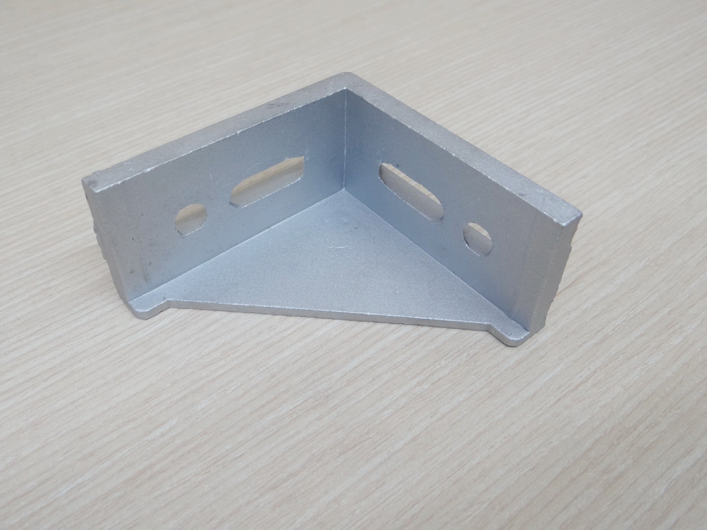 Bracket L สำหรับ Series 40 Alu Profile