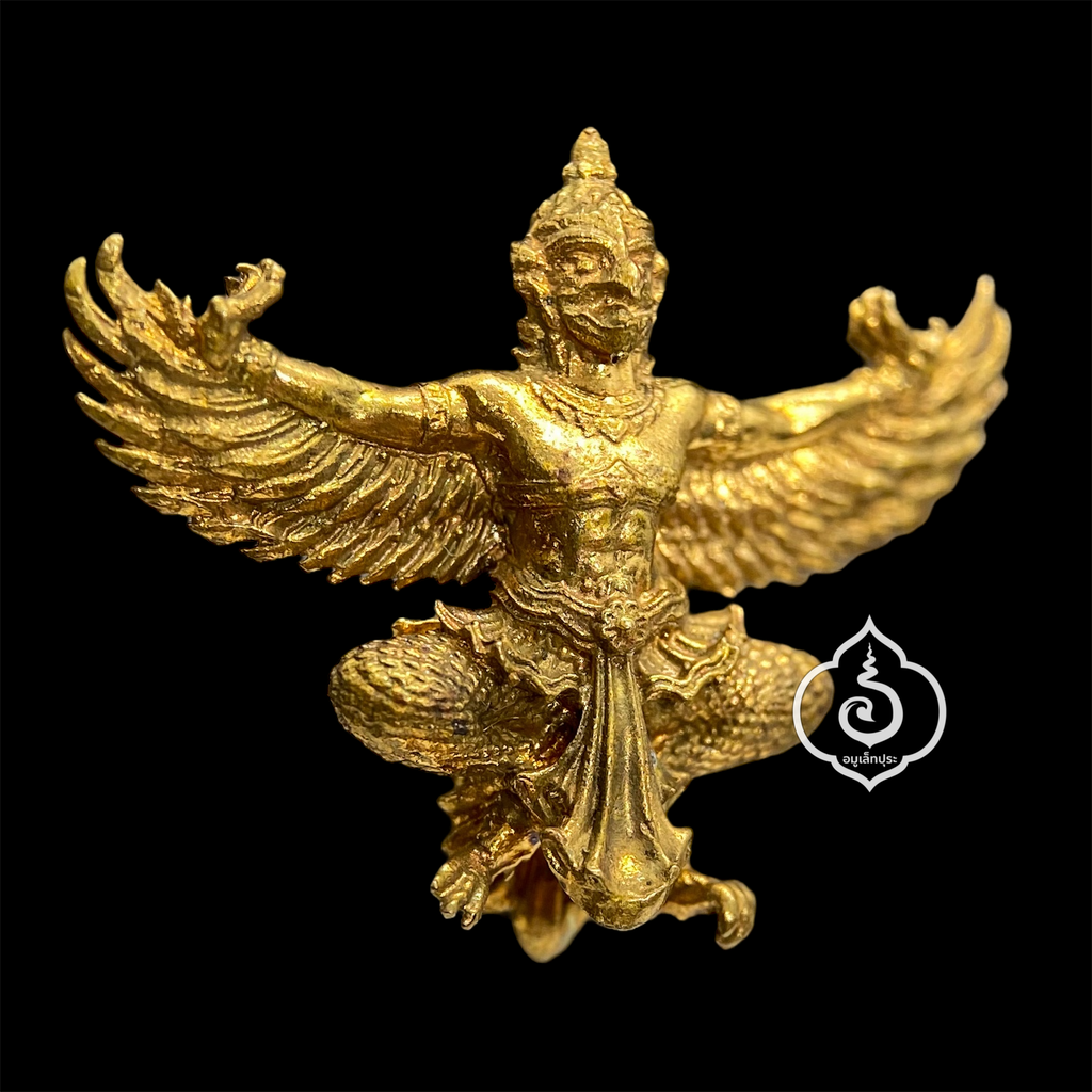 พญาครุฑ ค้ำหน้าบันศักดิ์สิทธิ์ (พิมพ์เล็ก เนื้อชนวนทองเหลืองขัดเงา) รุ่นรวยค้ำดวง ปี60 วัดพระบาทมิ่งเมืองวรวิหาร จ.แพร่ (มีโค้ด หมายเลข 34)