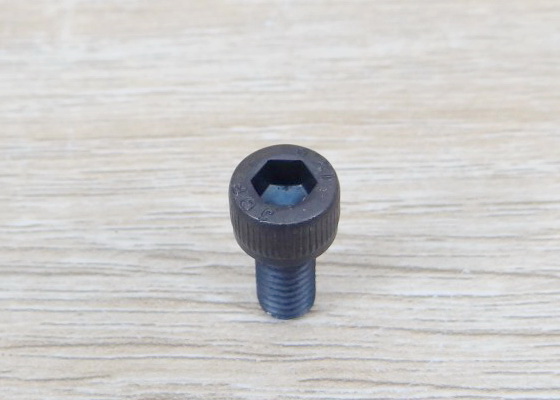 สกรูหัวจมดำ Screw M4 ยาว 25mm (20ตัว/ถุง)