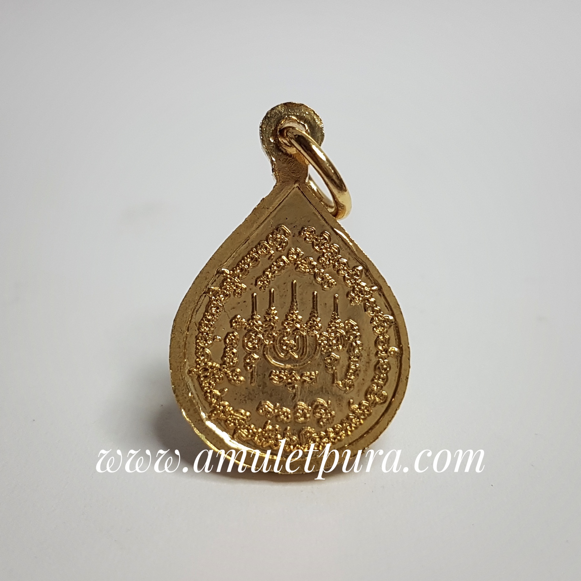 เหรียญหยดน้ำท่านย่าเฒ่า(นันทมาตาเถรี)รุ่น2 อ.ธรรมนูญ บุญธรรม สำนักสักยันต์บัวแปดกลีบ(ท่านย่าเฒ่า)จ.ชลบุรี