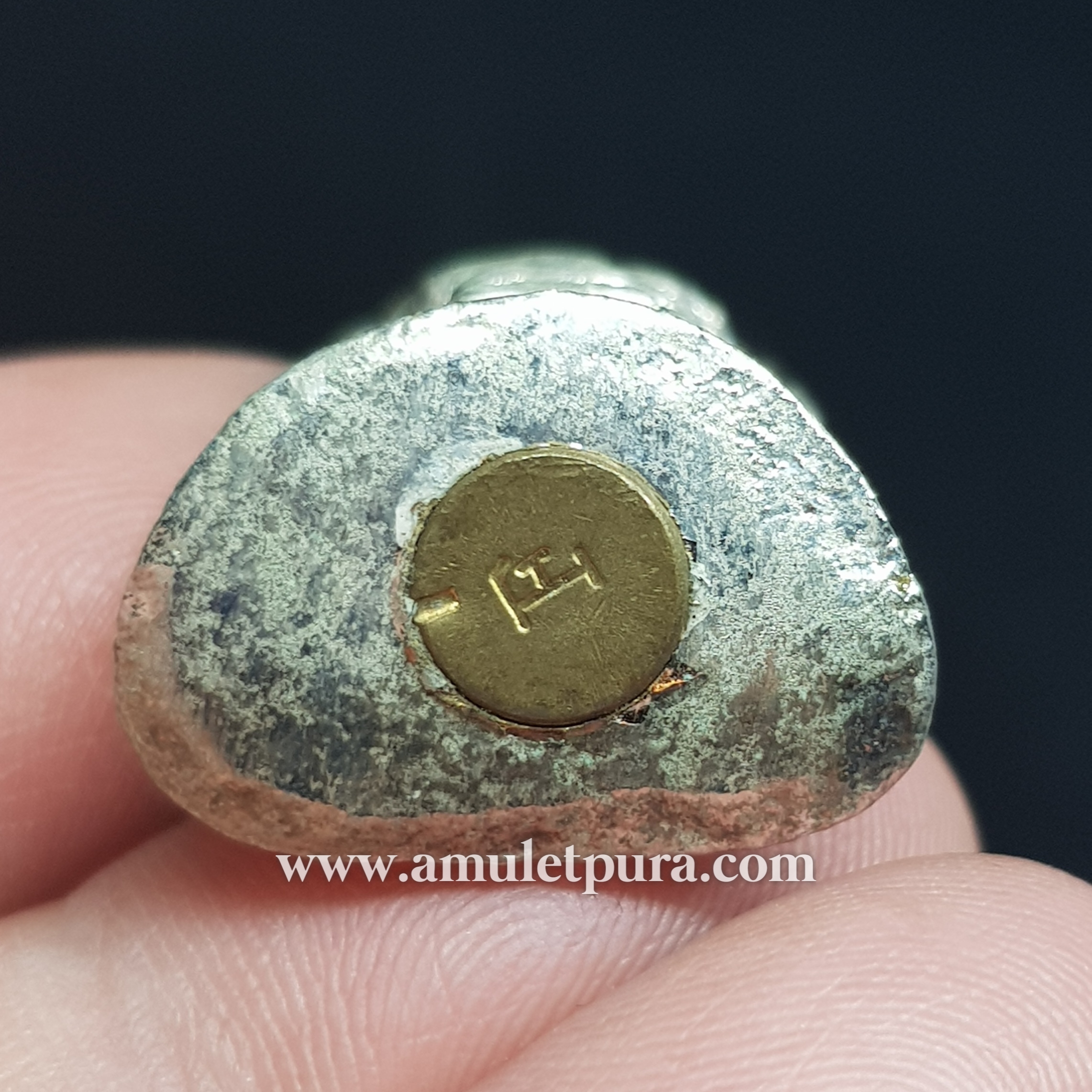 หลวงพ่อทวด (เนื้อนิเกิ้ล) ปี50 พระอาจารย์แดง วัดไร่ จ.ปัตตานี (มีโค้ด ใต้ฐาน บรรจุมวลสารศักดิ์สิทธิ์ และฝ้งตะกรุดปลอกลูกปืน)