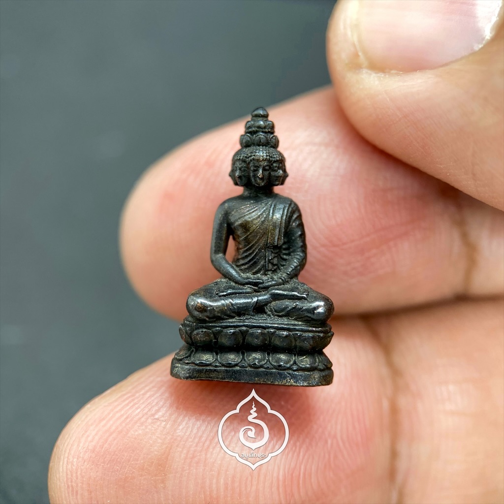 พระมหาเศรษฐีนวโกฏิ (พิมพ์เล็ก เนื้อนวะโลหะ) พิธีเสาร์ 5 มหาเศรษฐี ปี53 วัดสระเกศ และวัดไตรมิตร อ.ลักษณ์ เรขานิเทศ (ใต้ฐาน ตอกโค้ด)