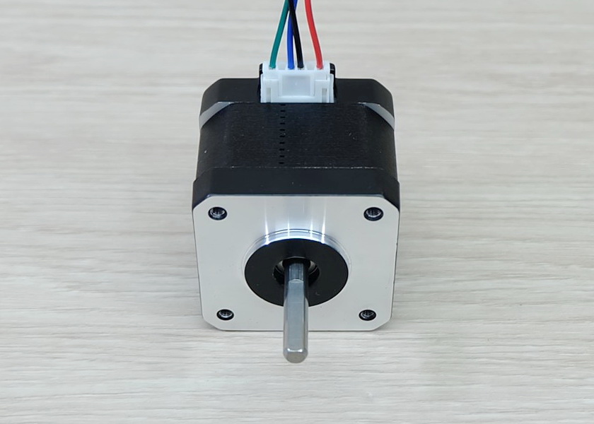 Usongshine - Stepper Motor (Nema17) แรงบิด 42 N.cm 1.5A (17HS4401S) Black End