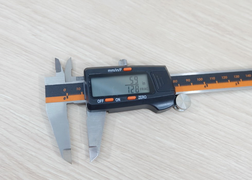 Syntek, Fractional Display 150mm Stainless Steel Digital Vernier Caliper, Accuracy ±0.04mm