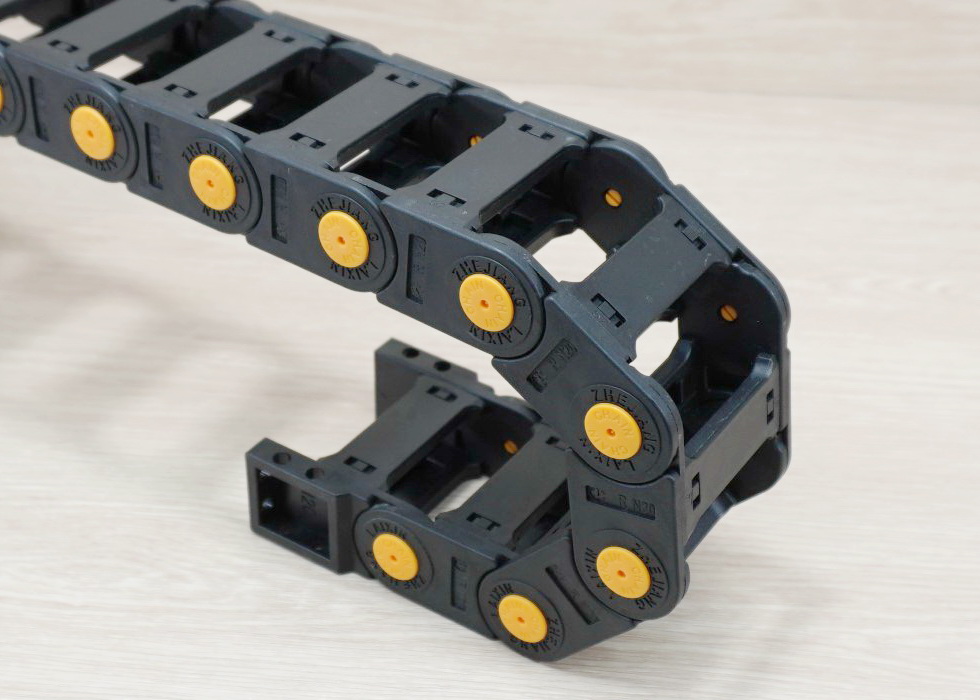 20 X 57 mm Cable Drag Chain R55mm ยาว 1M และ End Connectors (Bridge opening)