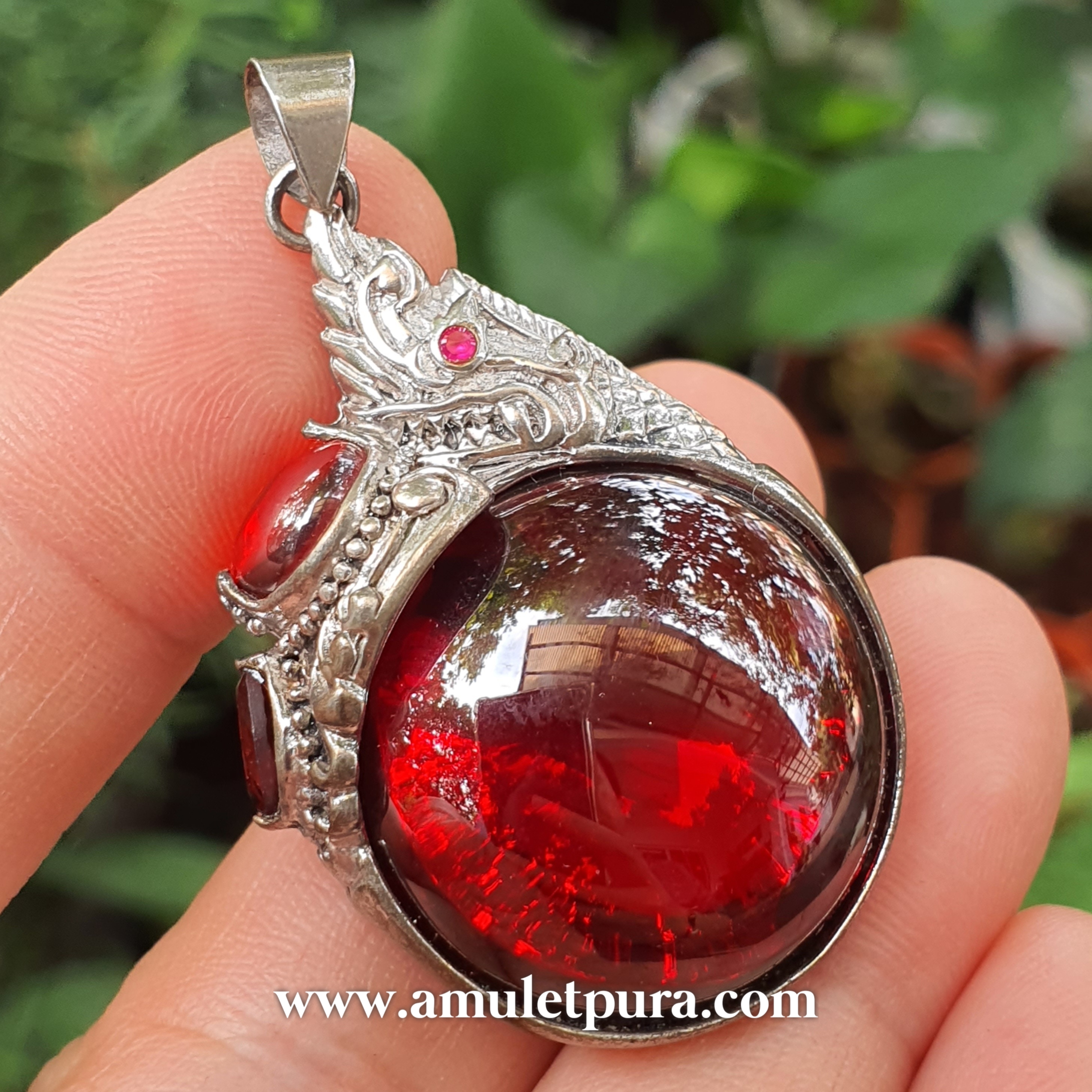 จี้เพชรพญานาคสีแดง ตัวเรือนเงินรูปพญานาค