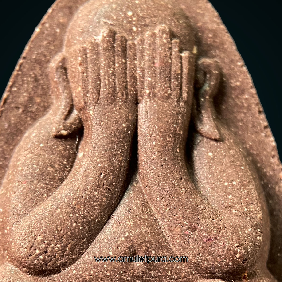 พระปิดตาปลดหนี้ รุ่นแรก หลวงปู่มหาศิลา (เนื้อผงไม้ตะเคียน บล็อกกรรมการ กำไรโค้ง) ปี63 สวนสงฆ์แกเปะ วัดโพธิ์ศรีสะอาด จ.กาฬสินธุ์ (ปลุกเสกในพระธาตุพนม และโบสถ์วัดโพธิ์ศรีสะอาด 9 วัน 9 คืน) สภาพสวย