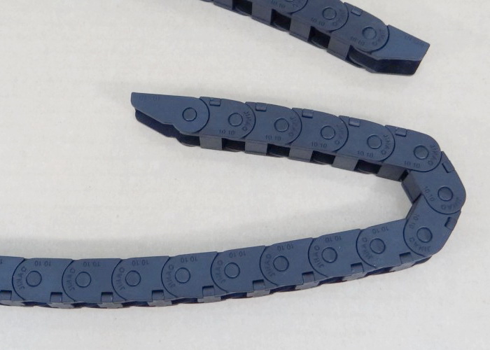 10 X 10 mm Cable Drag Chain R18mm ยาว 1M และ End Connectors (Bridge open outside)