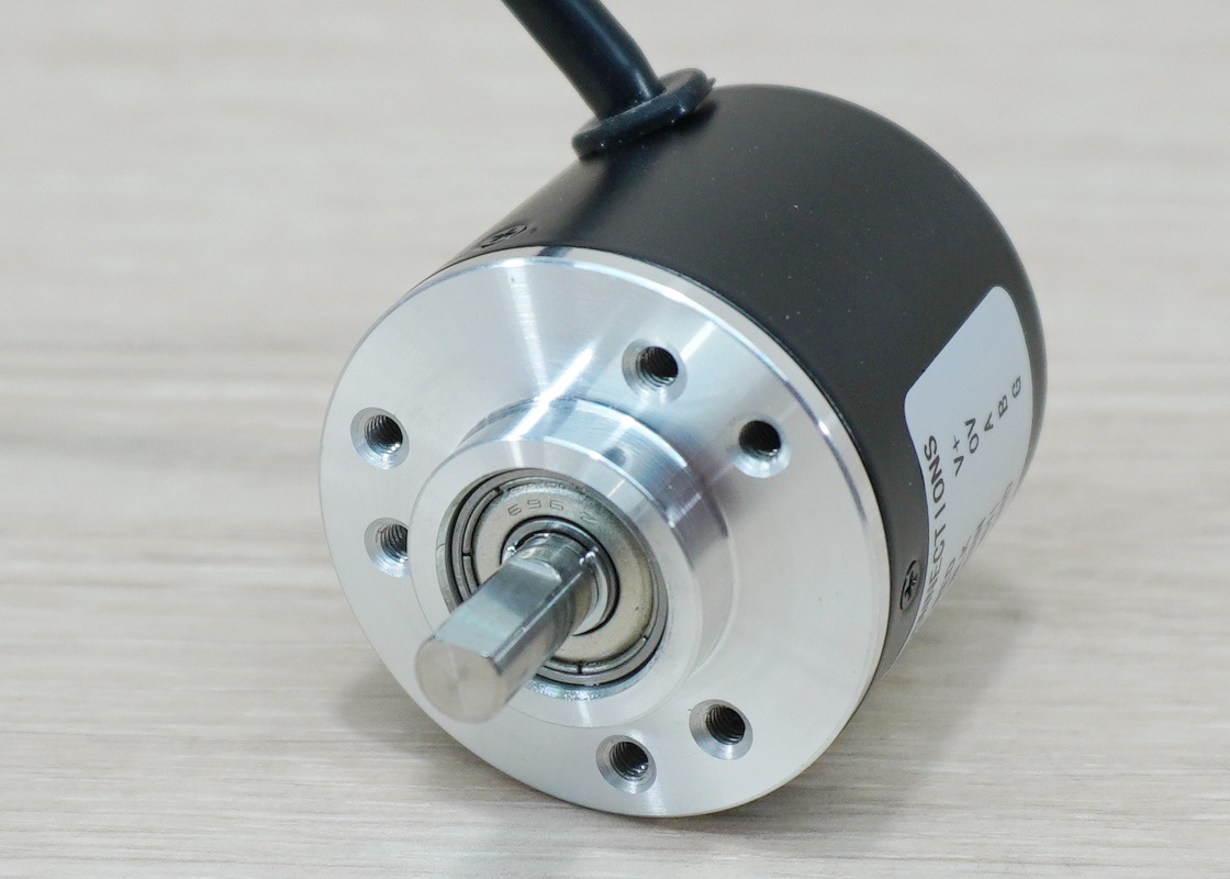 360P/R Incremental Rotary Encoder (E38-S6-360-2-N-24) Shaft 6mm, Cable 2M, NPN, 5-24VDC