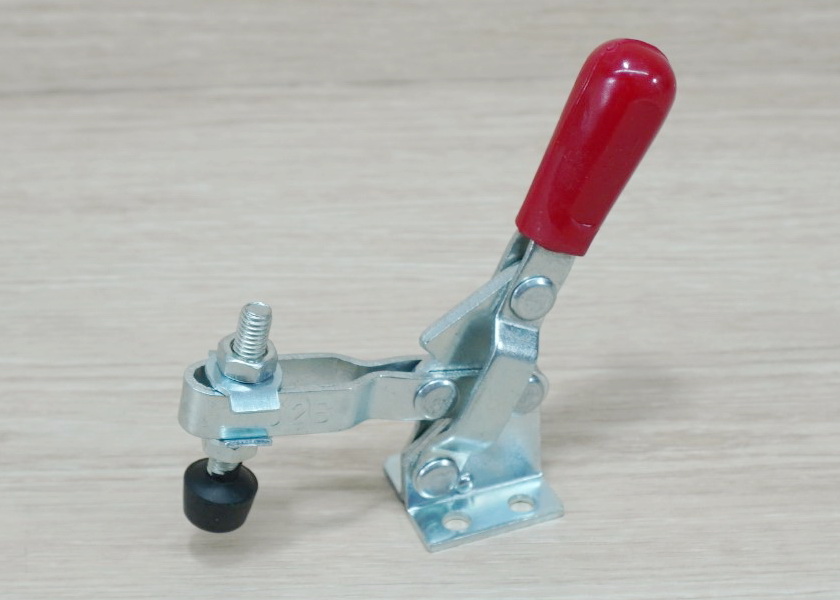 102B - 105mm Vertical Type Toggle Clamp 100kg Holding Capacity