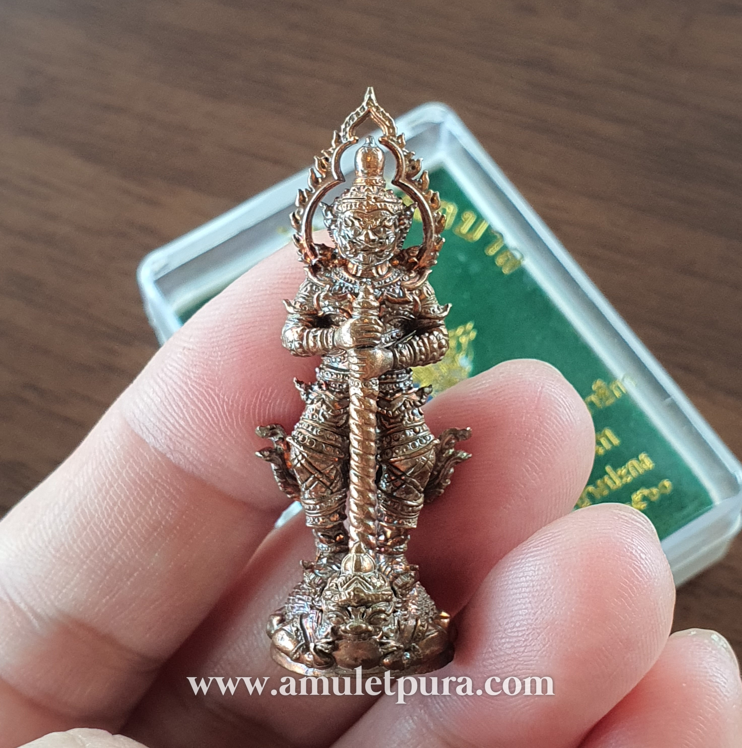1 ใน 299 แจกศูนย์จอง ท้าวเวสสุวรรณหน้ายักษ์ (เนื้อสัมฤทธิ์ผิวไฟ) รุ่นเศรษฐีเฟื่องฟู ปี60 หลวงพ่อฟู วัดบางสมัคร จ.ฉะเชิงเทรา (ใต้ฐานอุดเทียนชัย มีโค้ด หมายเลข 135 แจกศูนย์จอง)