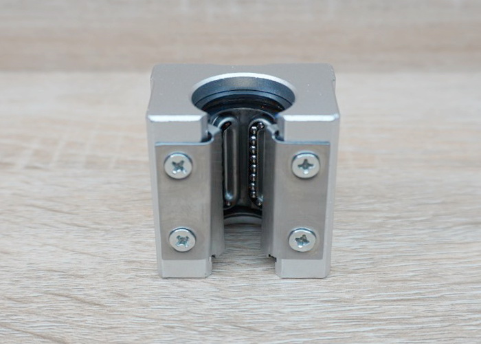 SBR12GA (ร่องเหล็ก ทนทานสูง) Steel Retainer - Aluminum Linear Ball Bearing Block